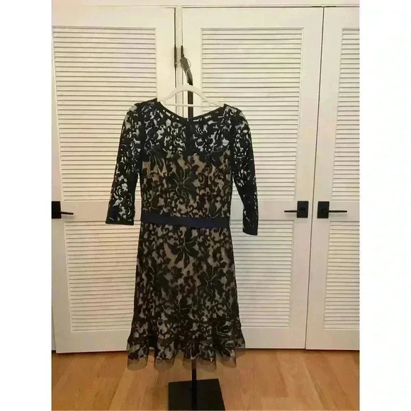 Tadashi Shoji ‘Kennedy’ Embroidered Lace Dress, Size 8 - Picture 4 of 5